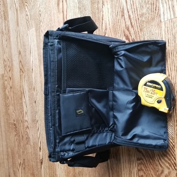 Targus Netbook Carrier Case ❤ Multiple Storage Compartments ❤ Adjustable Strap - Picture 4 of 10